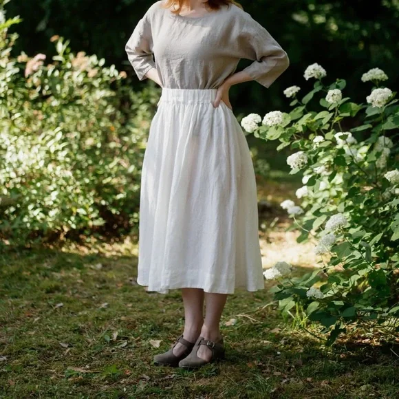 NWOT La Petite Alice Violete Skirt White Size Medium Petite
